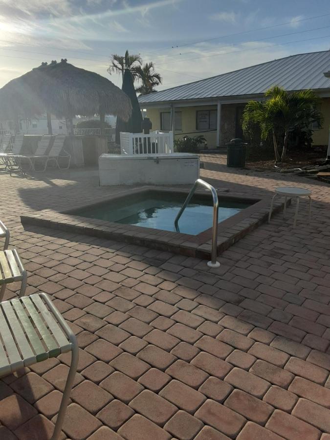 Fort Myers Beach Resort Exterior photo